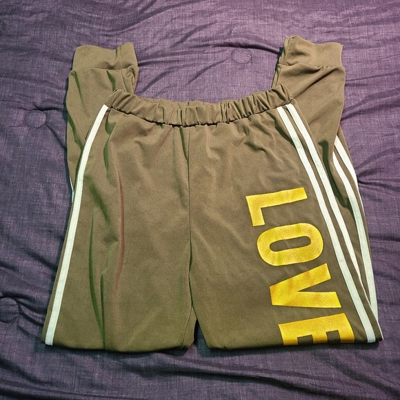 LOVE tracksuit - Picture 6 of 8